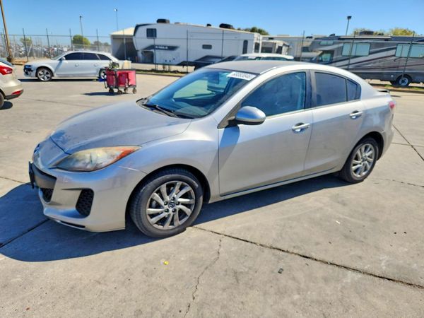 2013 MAZDA 3