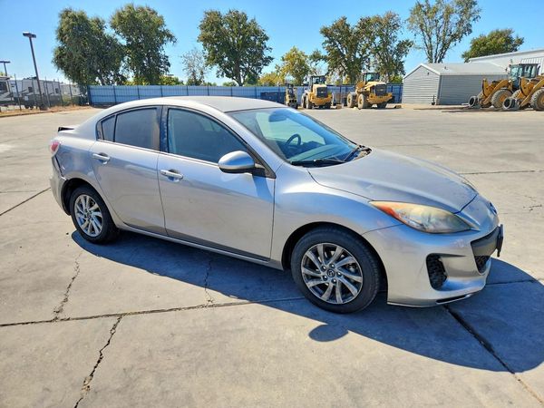 2013 MAZDA 3 Touring/GS