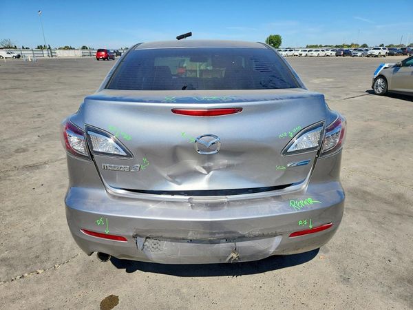 2013 MAZDA 3 Touring/GS