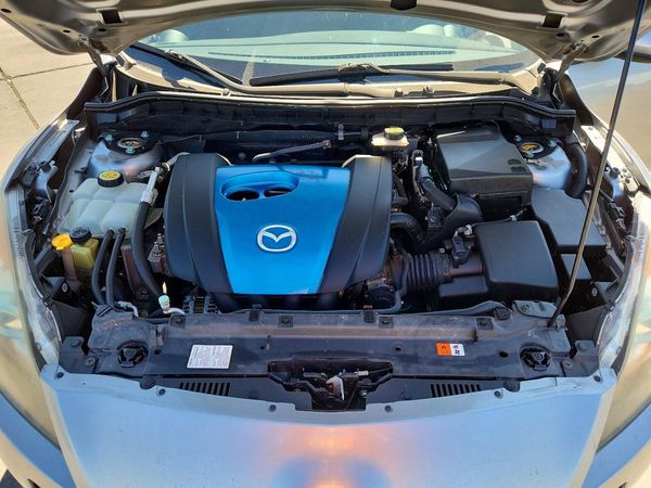 2013 MAZDA 3 Touring/GS