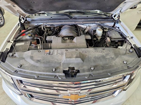 2016 CHEVROLET TAHOE LTZ — Engine bay
