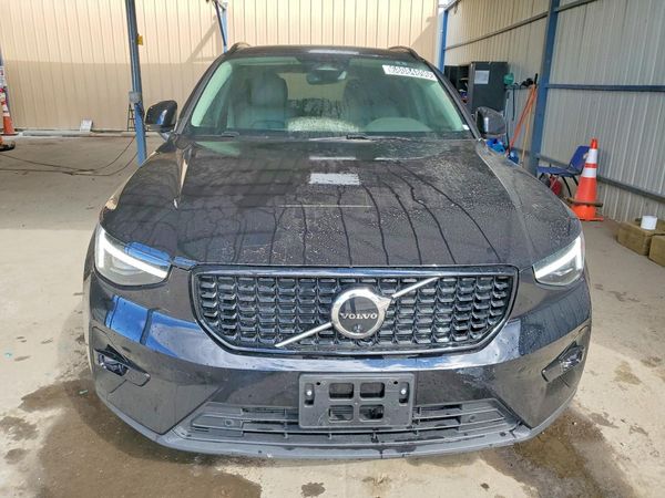 2026 VOLVO XC40 Plus Dark