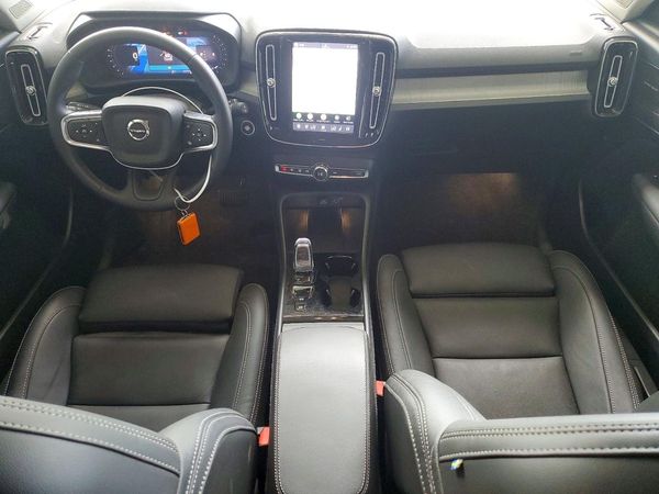 2026 VOLVO XC40 Plus Dark