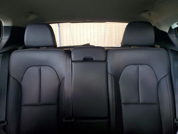 2026 VOLVO XC40 Plus Dark