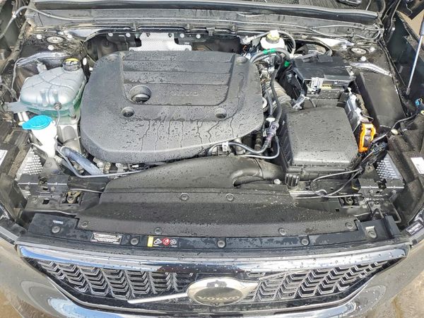 2026 VOLVO XC40 Plus Dark