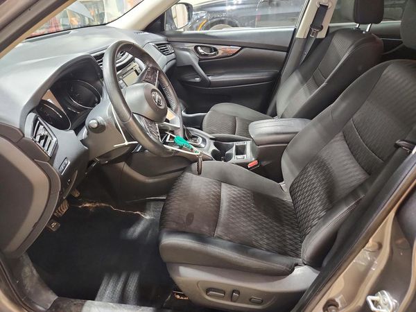 2019 NISSAN ROGUE — DENT