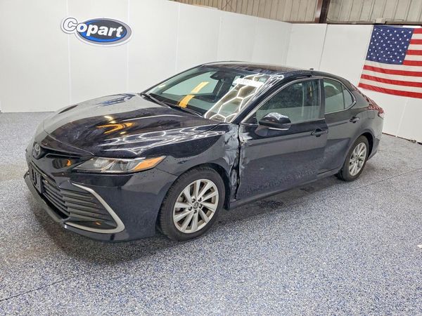 2023 TOYOTA CAMRY LE — Front 3/4