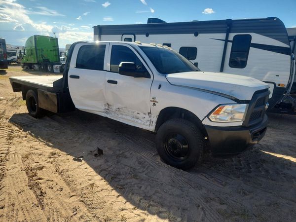 2018 RAM 3500 CREW CAB CHASSIS 4X4