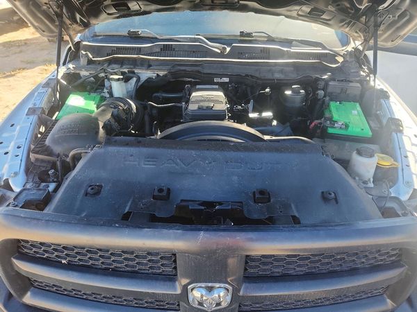 2018 RAM 3500 CREW CAB CHASSIS 4X4