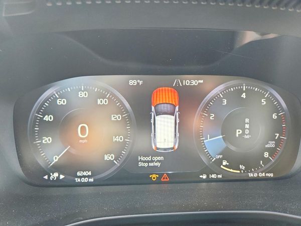 2019 VOLVO XC40 Momentum — ODOM