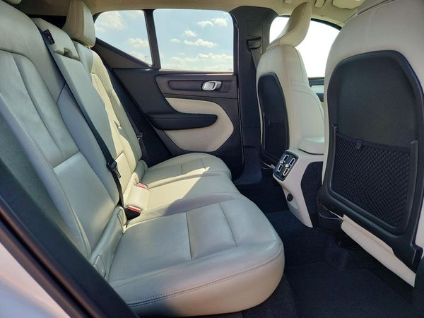 2019 VOLVO XC40 Momentum — PSRS