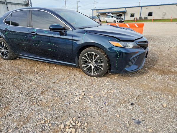 2019 TOYOTA CAMRY