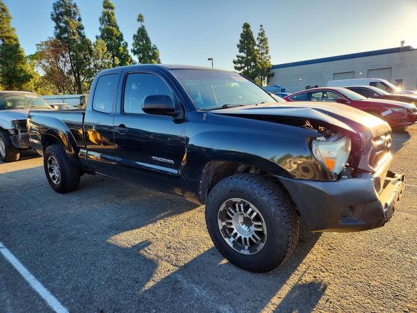 2013 TOYOTA TACOMA Delux — Passenger 3/4