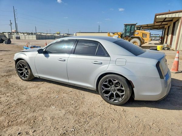 2019 CHRYSLER 300