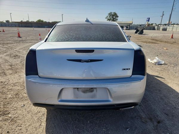 2019 CHRYSLER 300