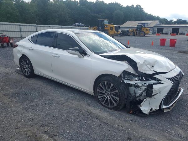 2019 LEXUS ES
