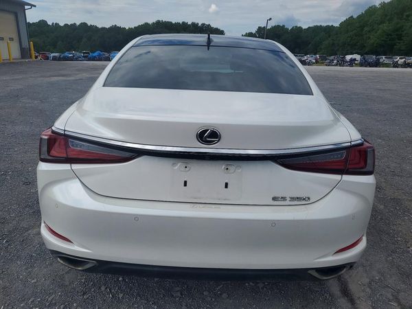 2019 LEXUS ES