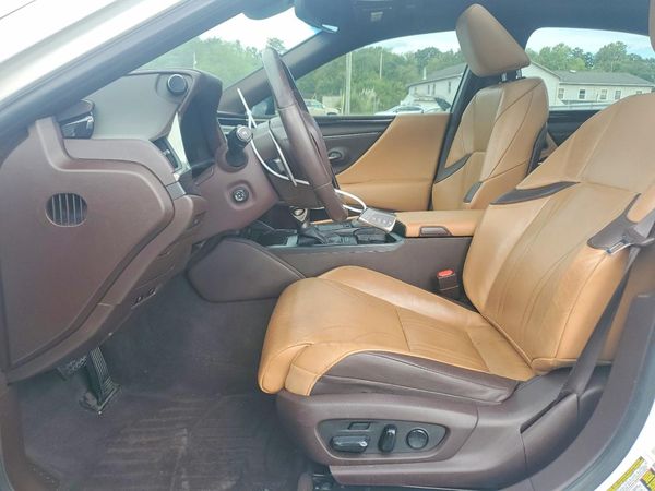 2019 LEXUS ES