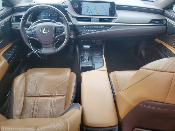 2019 LEXUS ES