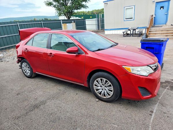 2013 TOYOTA CAMRY — Passenger 3/4
