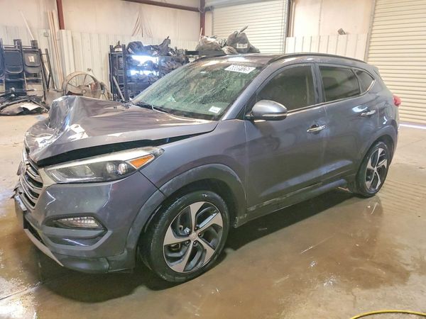 2017 HYUNDAI TUCSON — Front 3/4