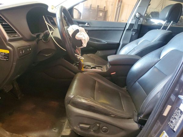 2017 HYUNDAI TUCSON — DENT