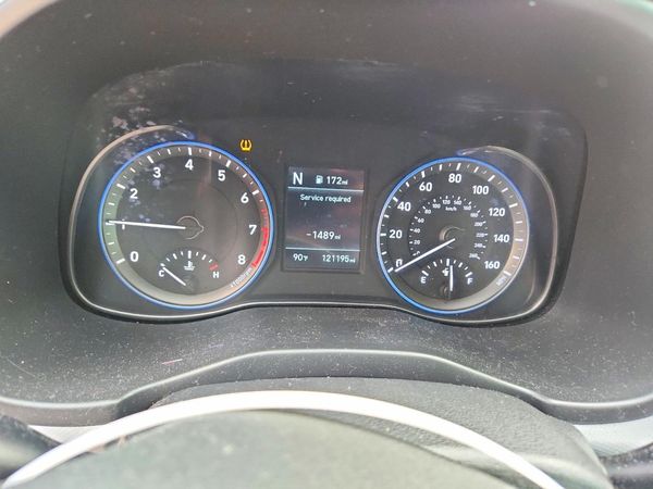 2021 HYUNDAI KONA SE