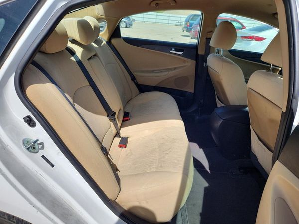 2012 HYUNDAI SONATA Middle-low level