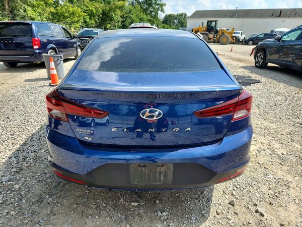 2019 HYUNDAI ELANTRA SE