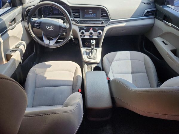 2019 HYUNDAI ELANTRA SE