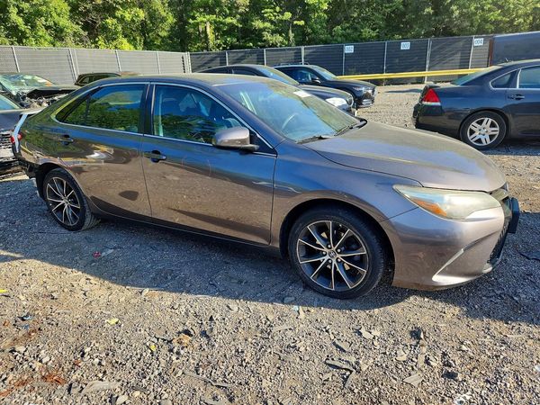 2015 TOYOTA CAMRY