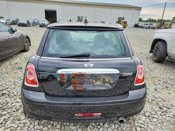 2016 MINI COOPER