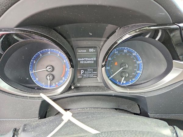2015 TOYOTA COROLLA