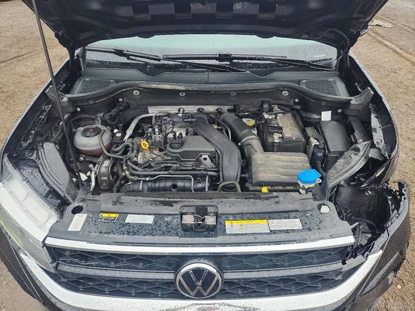 2022 VOLKSWAGEN TAOS 4Motion S — Engine bay