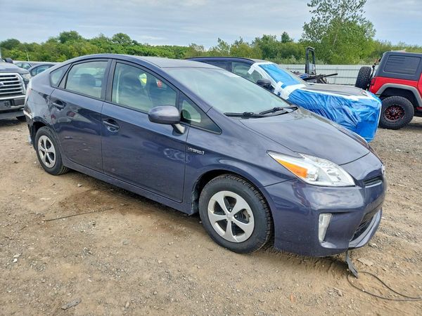 2014 TOYOTA PRIUS