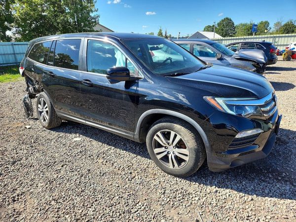 2017 HONDA PILOT EX — Passenger 3/4