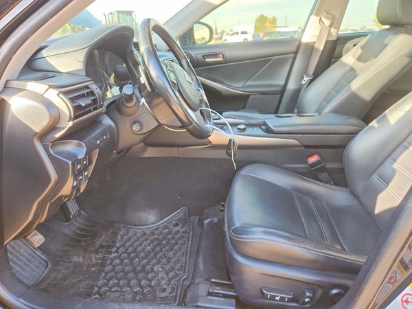 2017 LEXUS IS 350 — DENT