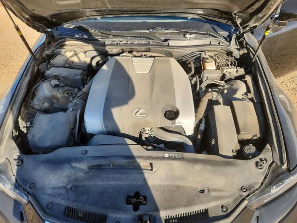 2017 LEXUS IS 350 — Engine bay
