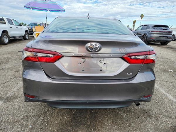 2022 TOYOTA CAMRY LE
