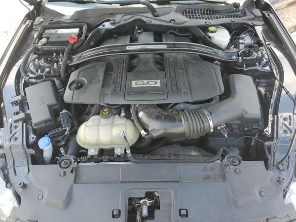 2021 FORD MUSTANG GT Convertible — Engine bay