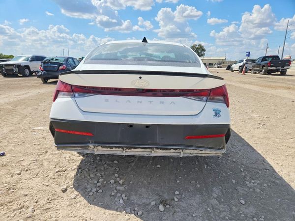 2026 HYUNDAI ELANTRA