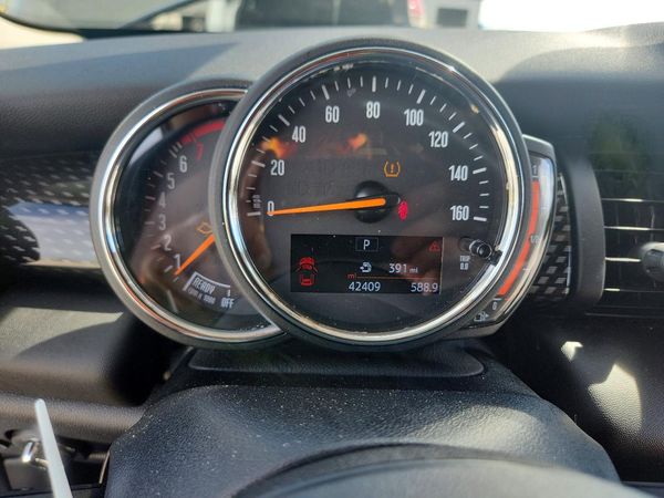 2021 MINI COOPER