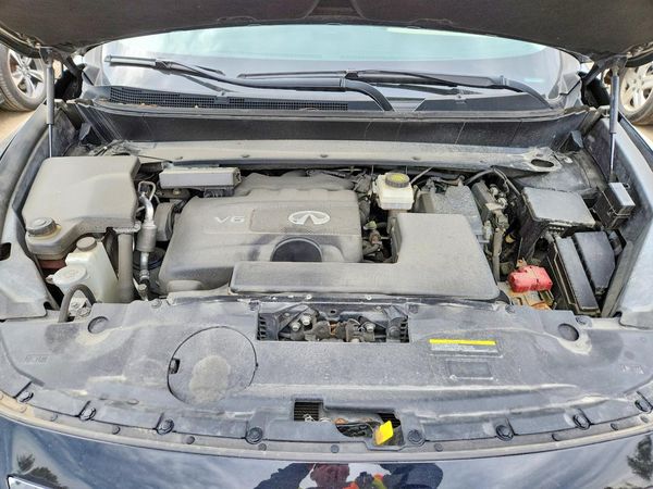 2018 INFINITI QX60 — Engine bay