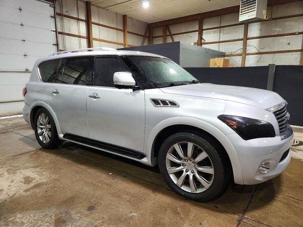 2013 INFINITI QX56 — Passenger 3/4