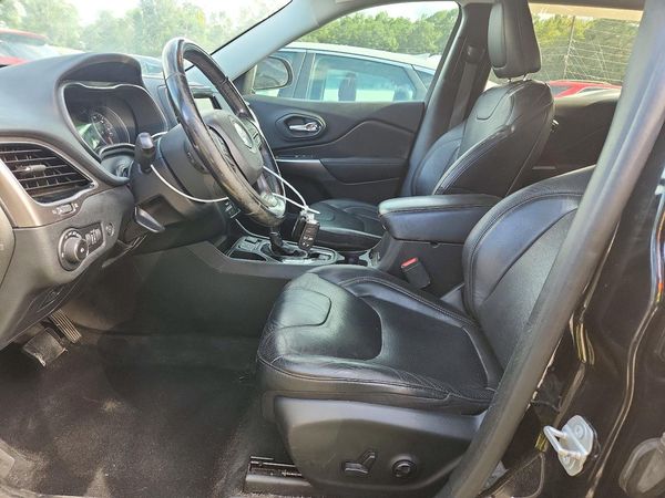 2020 JEEP CHEROKEE Limited — DENT