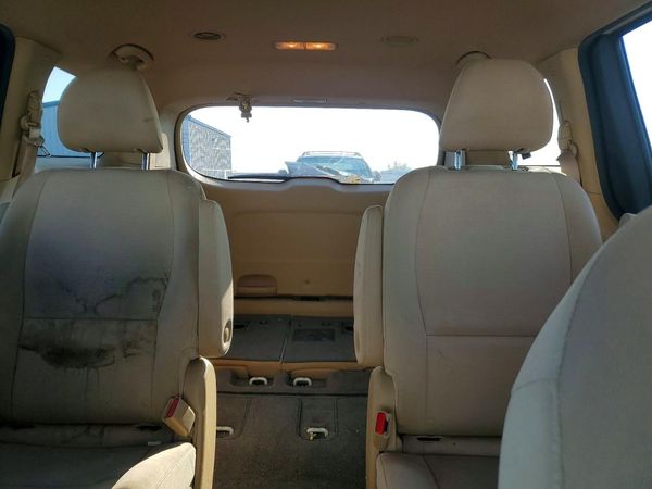 2015 KIA SEDONA GL - Middle-low