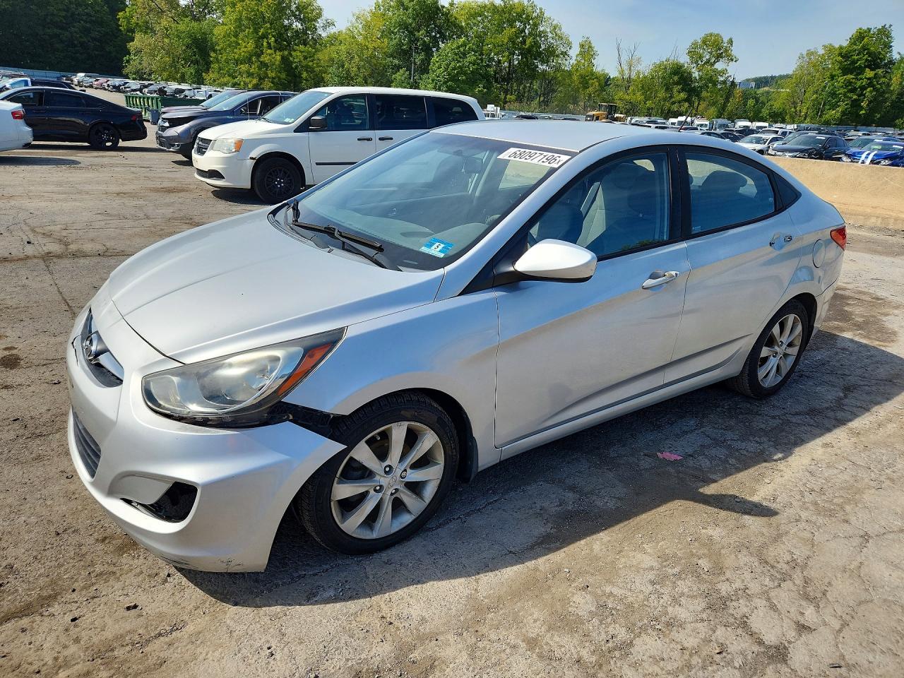 2012 HYUNDAI ACCENT