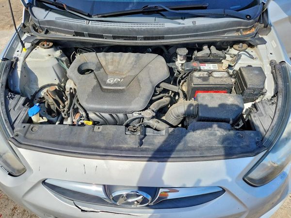 2012 HYUNDAI ACCENT