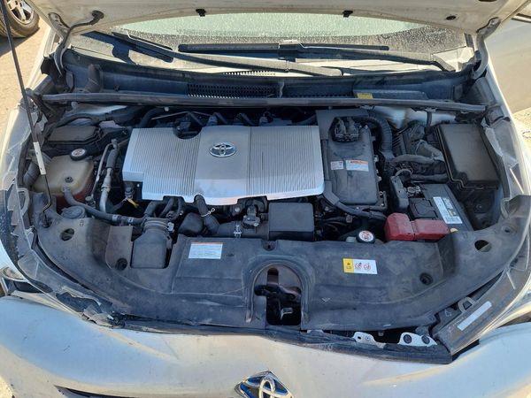 2016 TOYOTA PRIUS One/Two — Engine bay