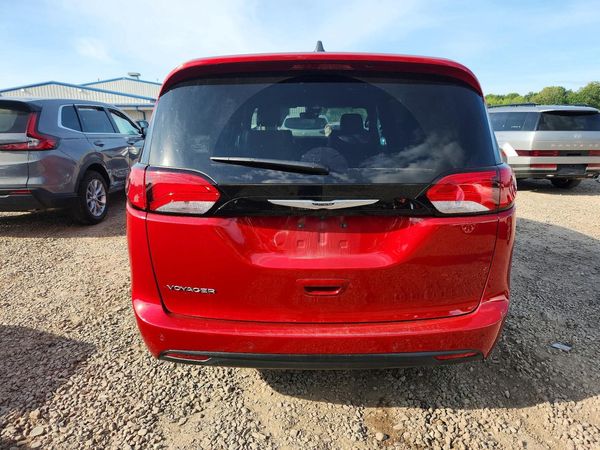2025 CHRYSLER VOYAGER LX